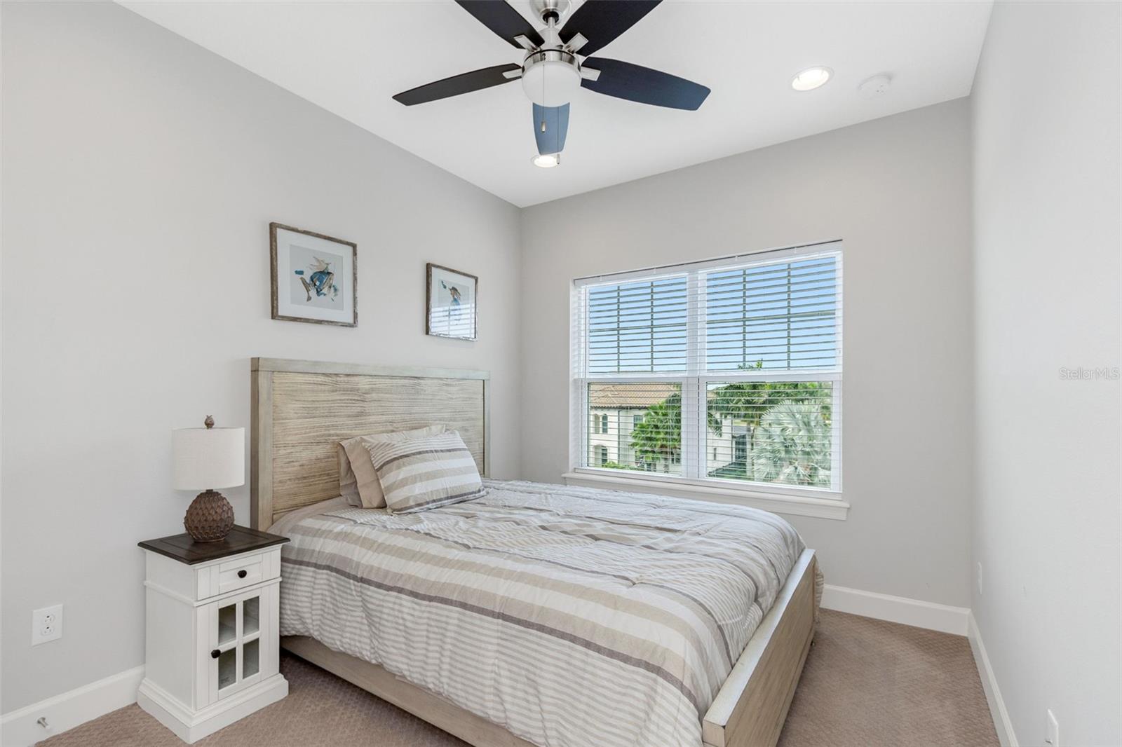 COVE/ROCKY POINT - Residential Lease