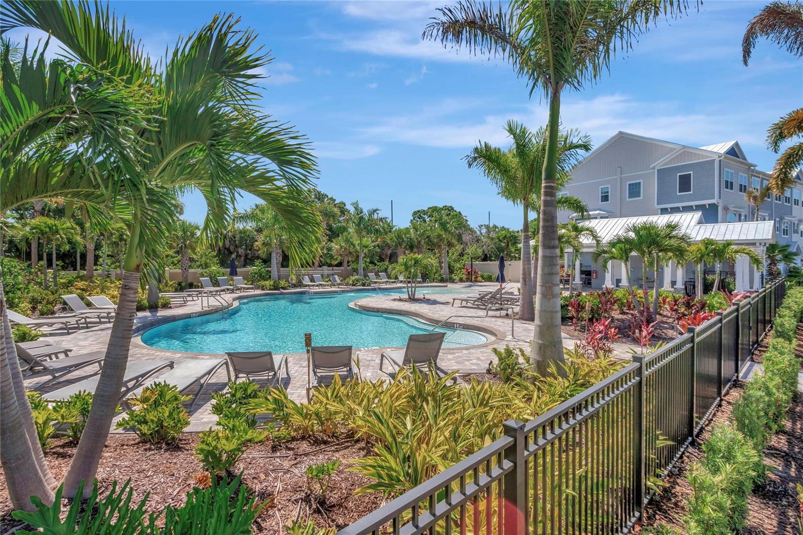 COVE/ROCKY POINT - Residential Lease