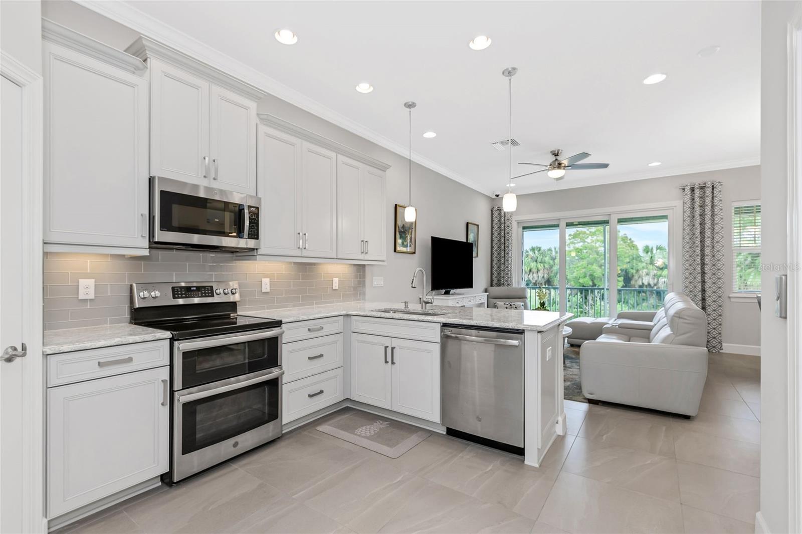 COVE/ROCKY POINT - Residential Lease