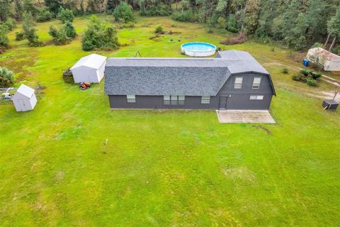 A home in HIGH SPRINGS