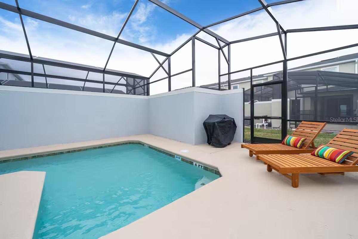 COVE AT STOREY LAKE 4 - Residential