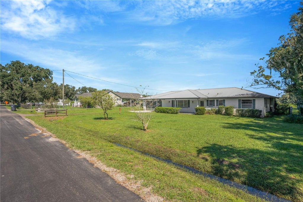 Photo of 3220 Blount Road, Dover, FL 33527 (MLS # TB8553462)