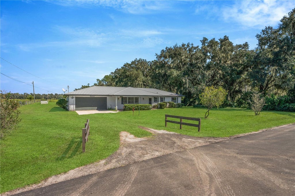 Photo of 3220 Blount Road, Dover, FL 33527 (MLS # TB8553462)
