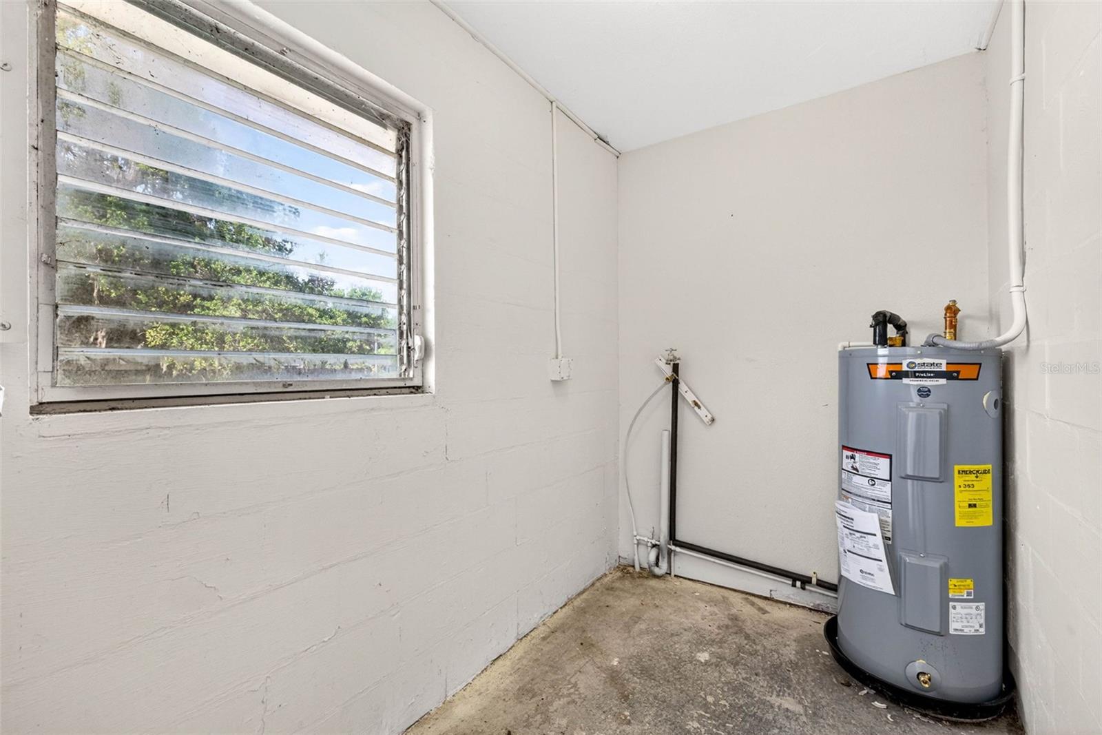 LAKEWOOD - Residential Lease