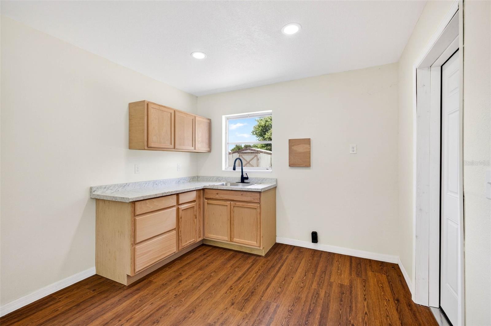 LAKEWOOD - Residential Lease
