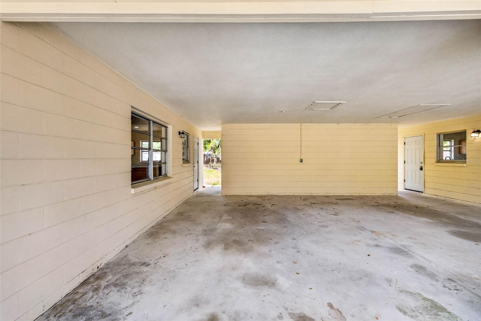 LAKEWOOD - Residential Lease