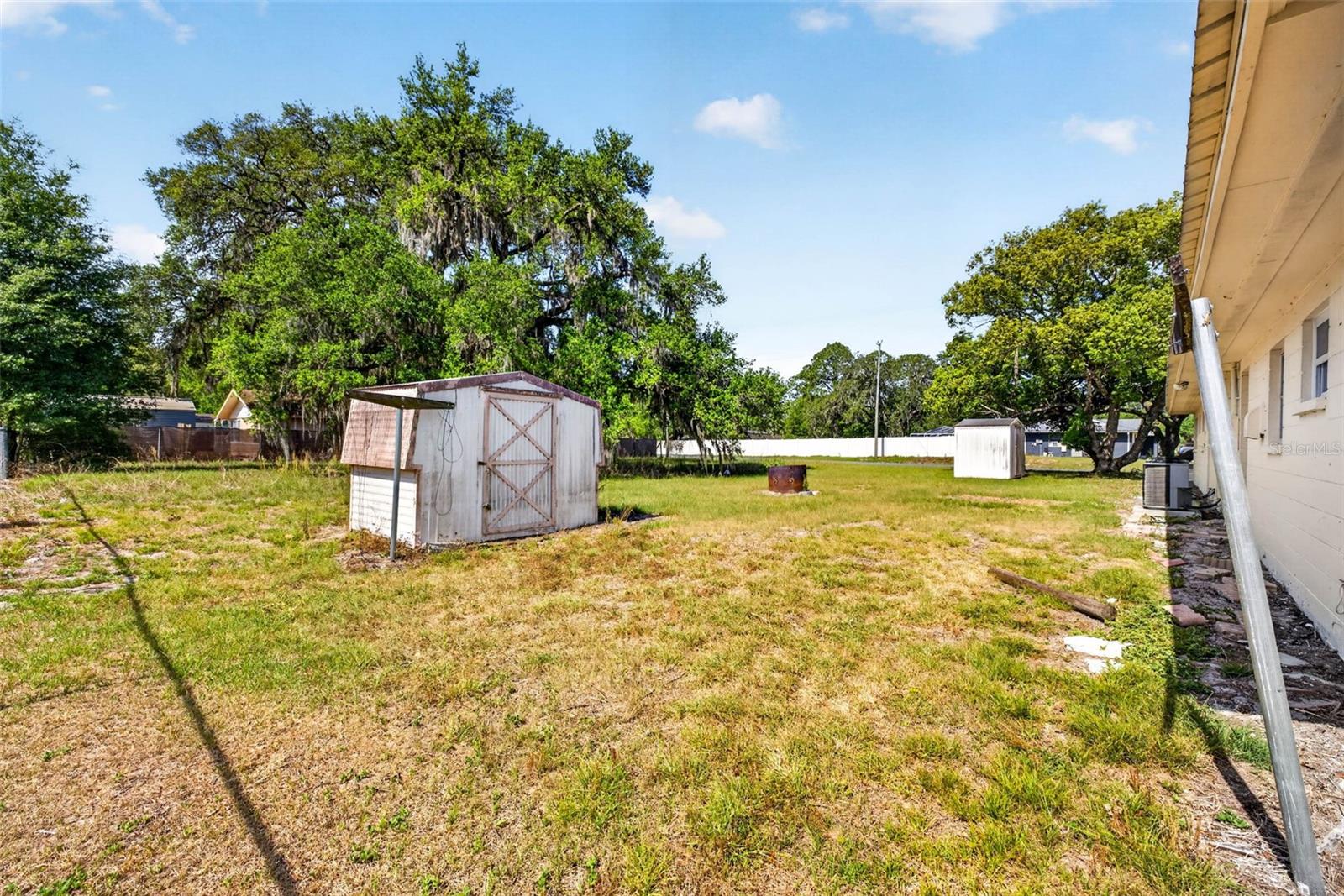 LAKEWOOD - Residential Lease
