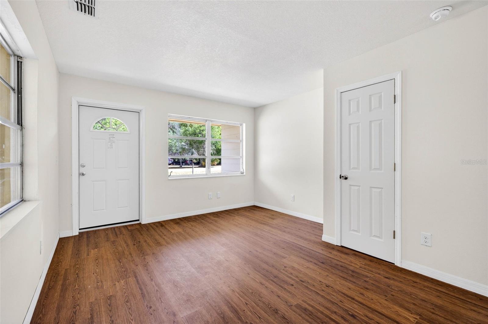 LAKEWOOD - Residential Lease