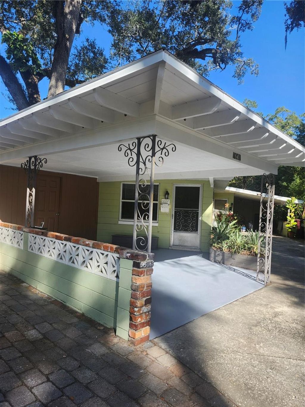 Photo of 1641 E Amelia Street, Orlando, FL 32803 (MLS # O6368757)