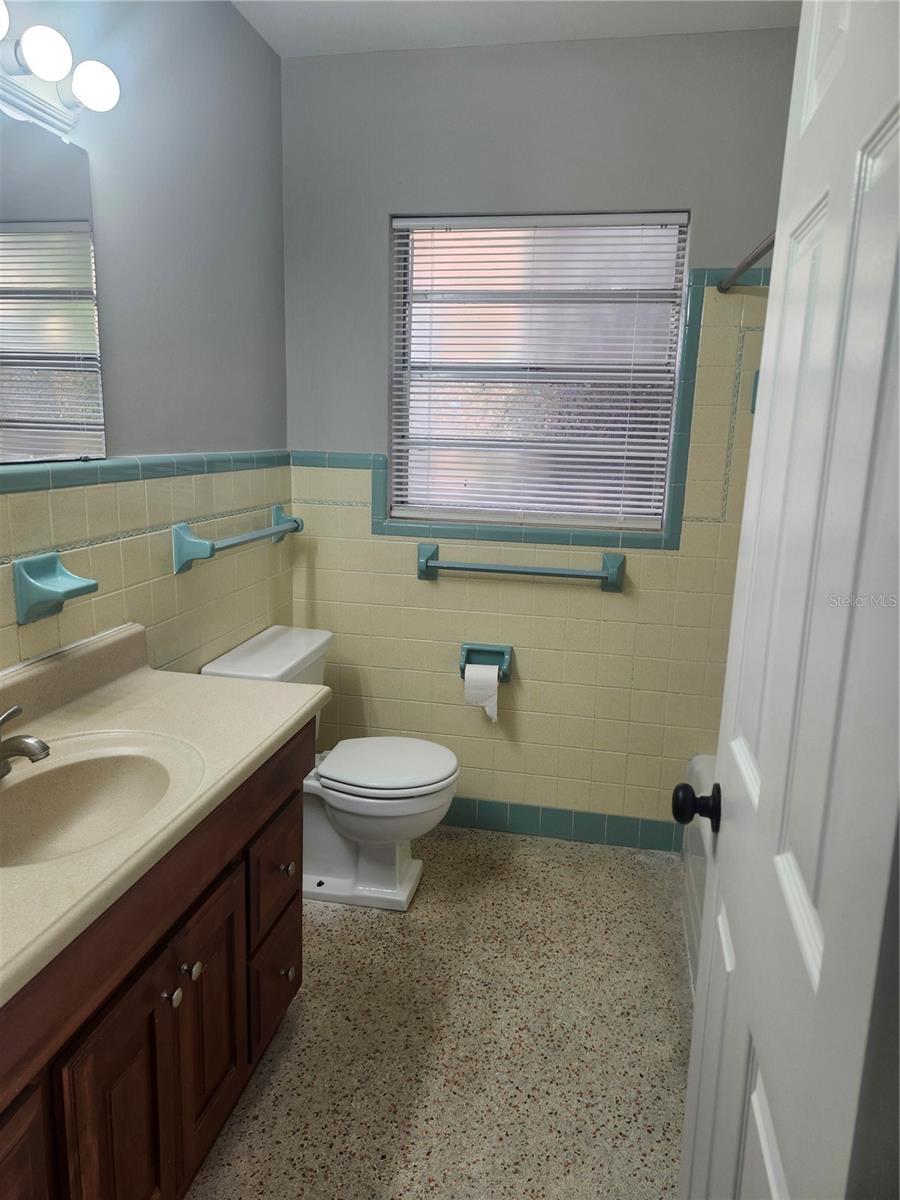 AMELIA GROVE - Residential Lease