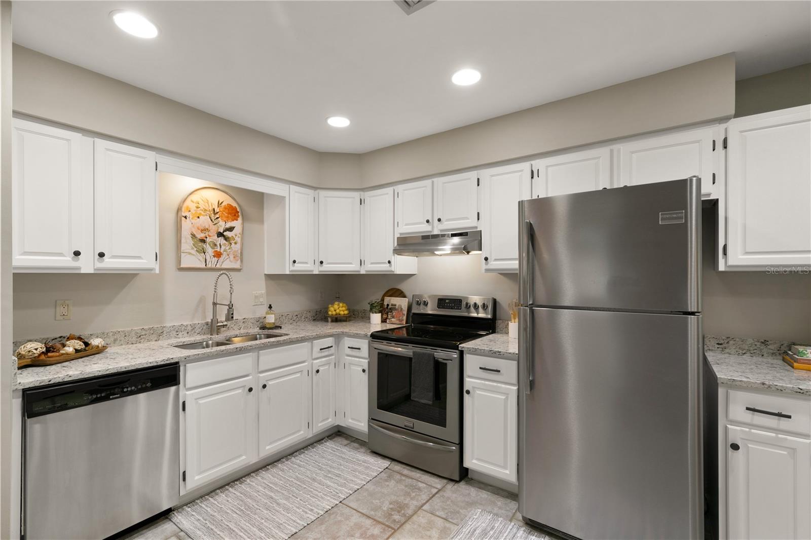 Photo 9 of 36 of 24 COVE LANE townhome