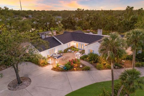 A home in PALMETTO