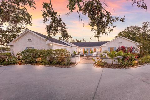 A home in PALMETTO