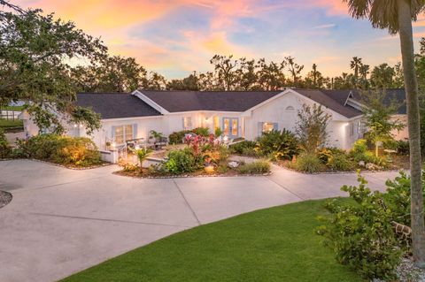 A home in PALMETTO