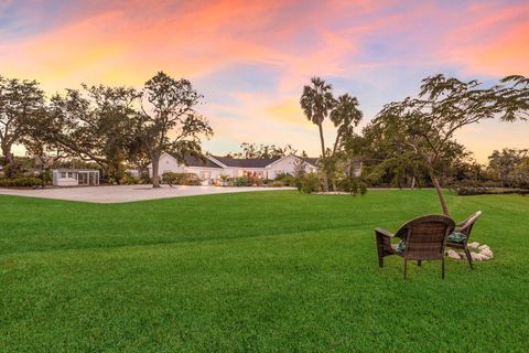 A home in PALMETTO