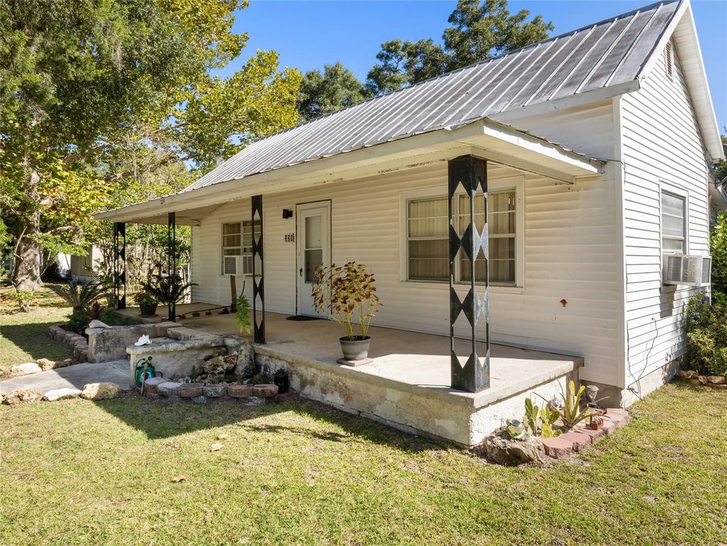 Photo of 329 SE 2nd Street, Williston, FL 32696 (MLS # OM712333)