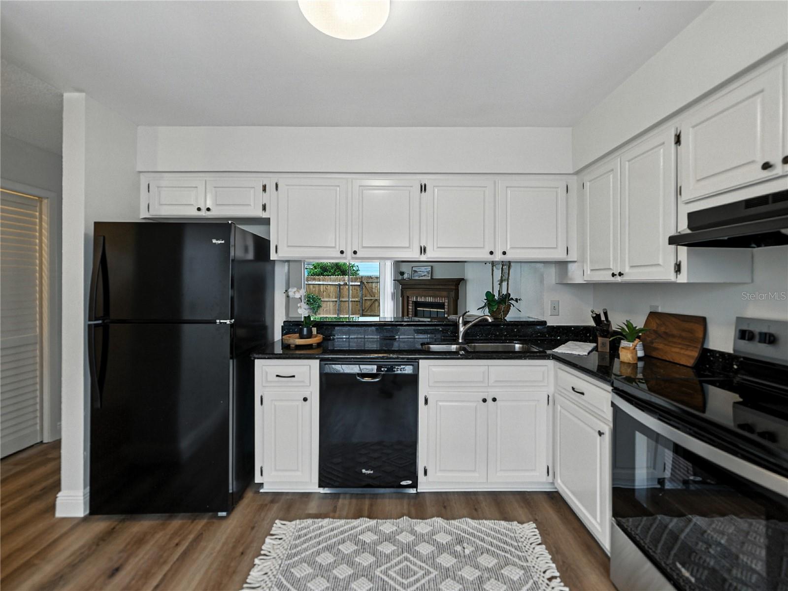 1816 MILL RUN CIRCLE