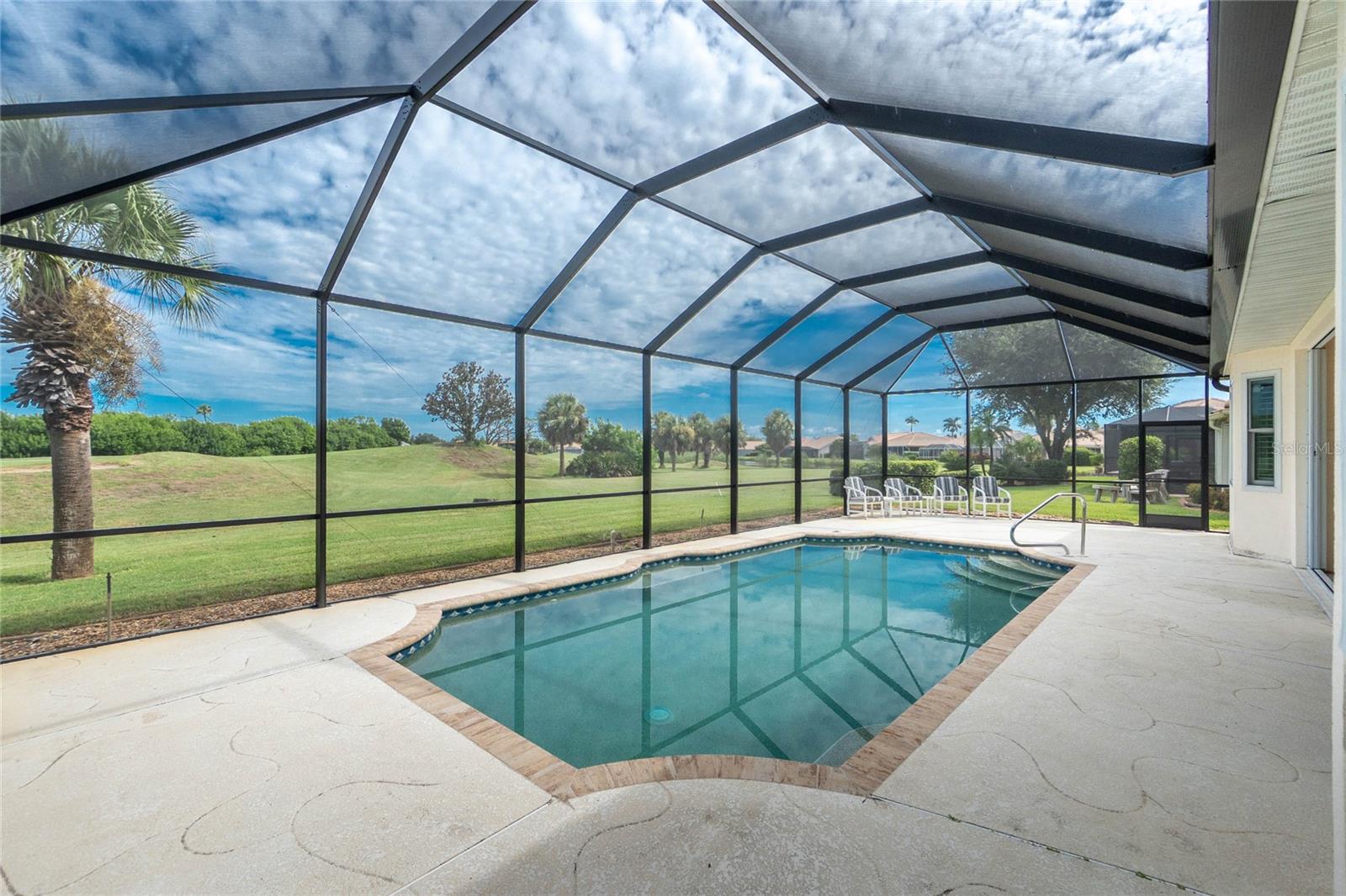 8542 LAKESIDE DRIVE