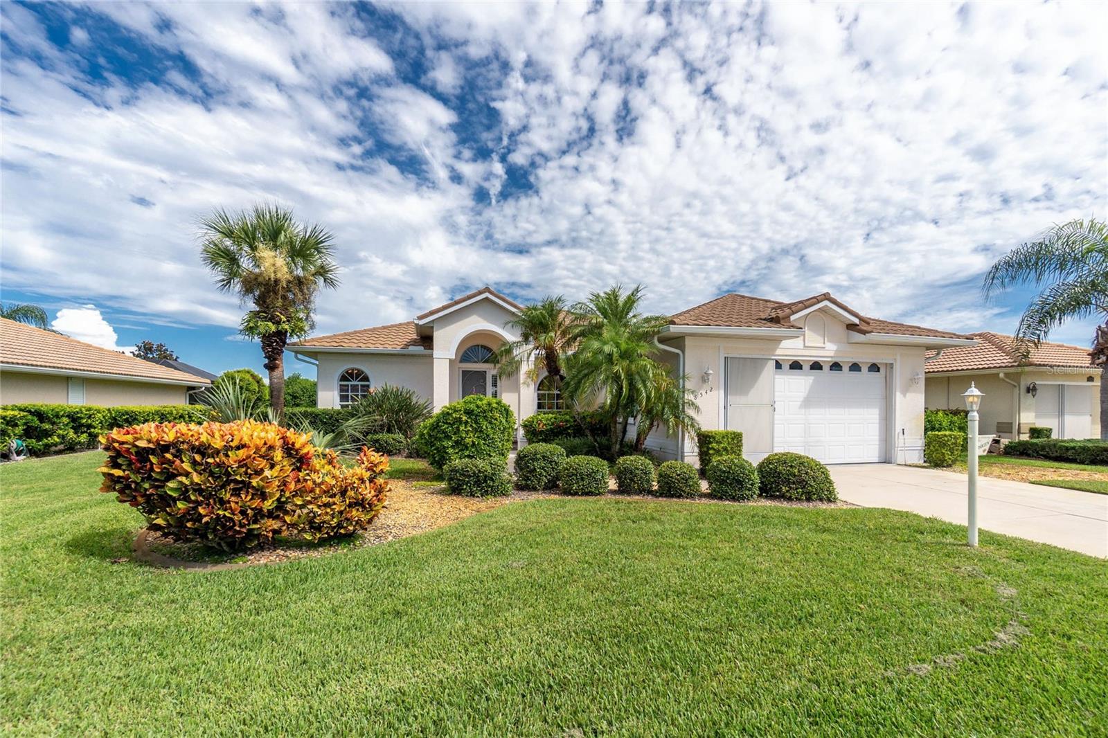 8542 LAKESIDE DRIVE