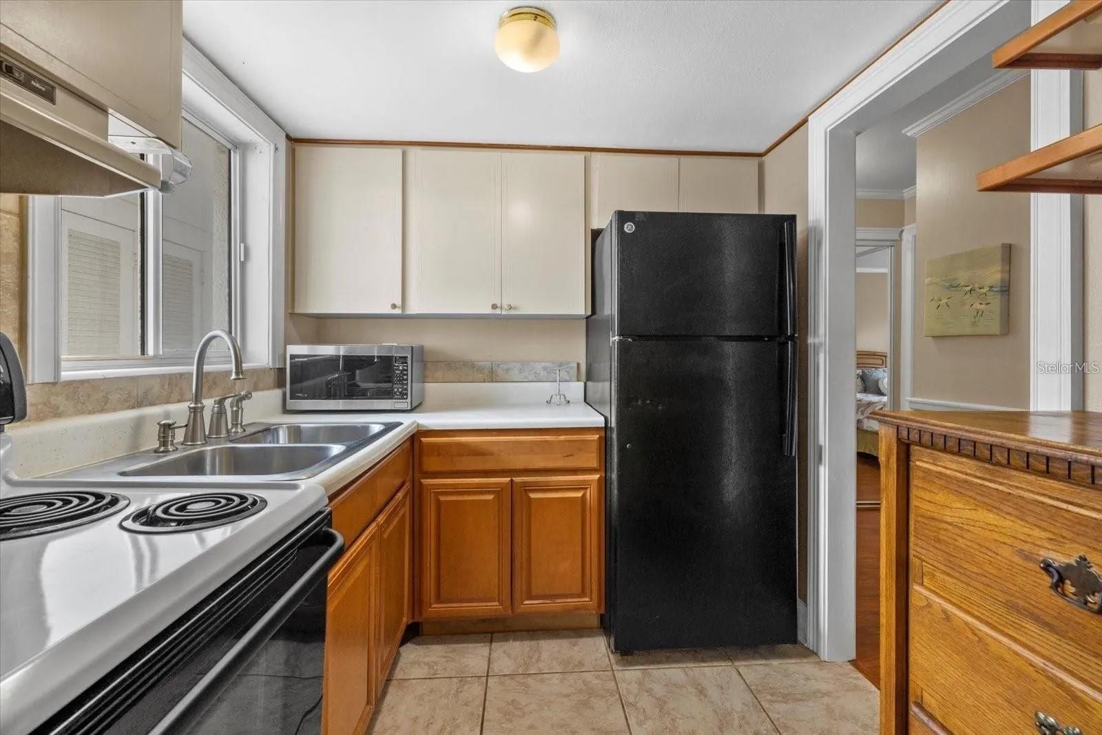 THE THIRD BAYSHORE - Residential Lease