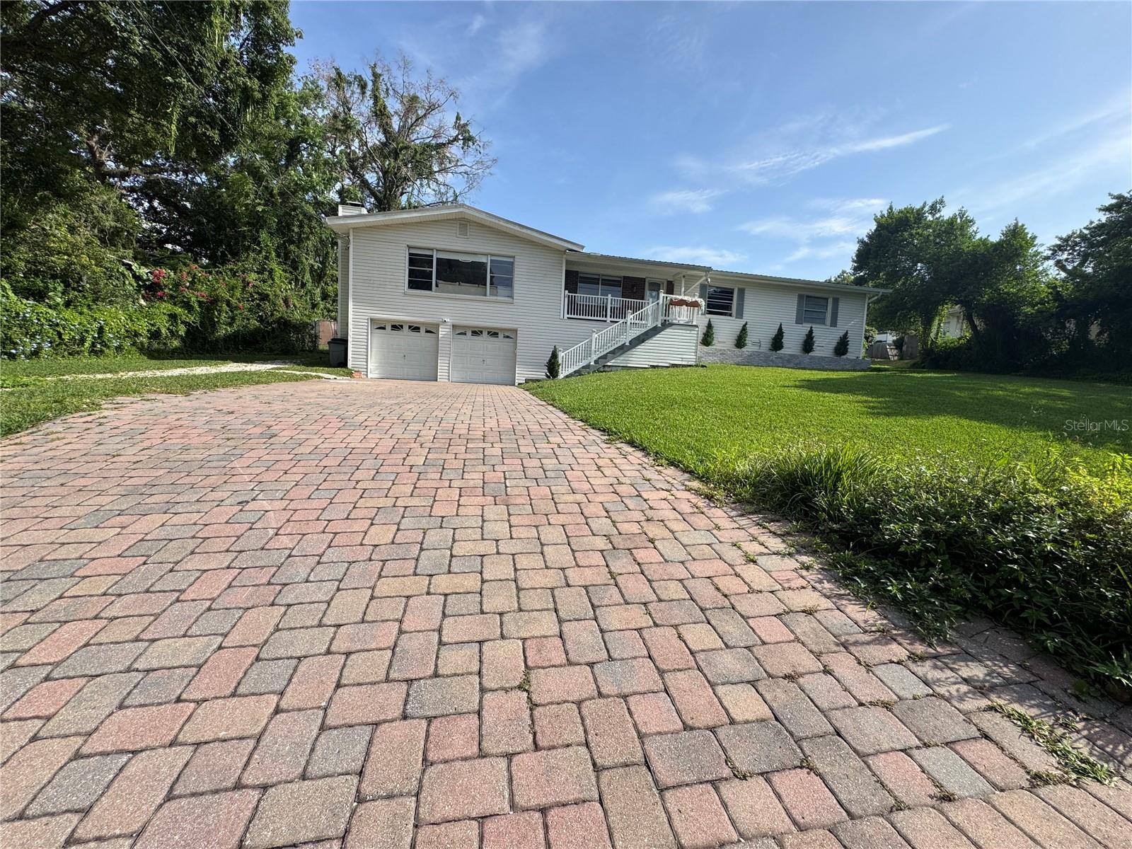 3702 MIRROR LAKE DRIVE