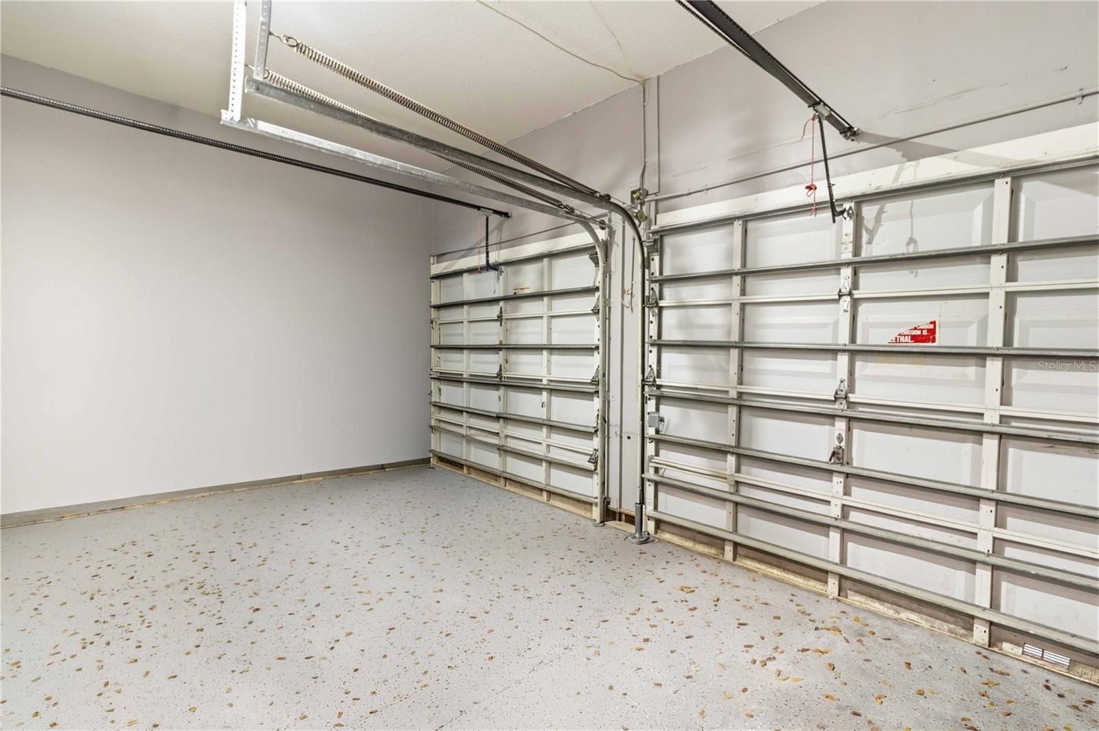 ESTATE HOMES FIRST ADD - Residential