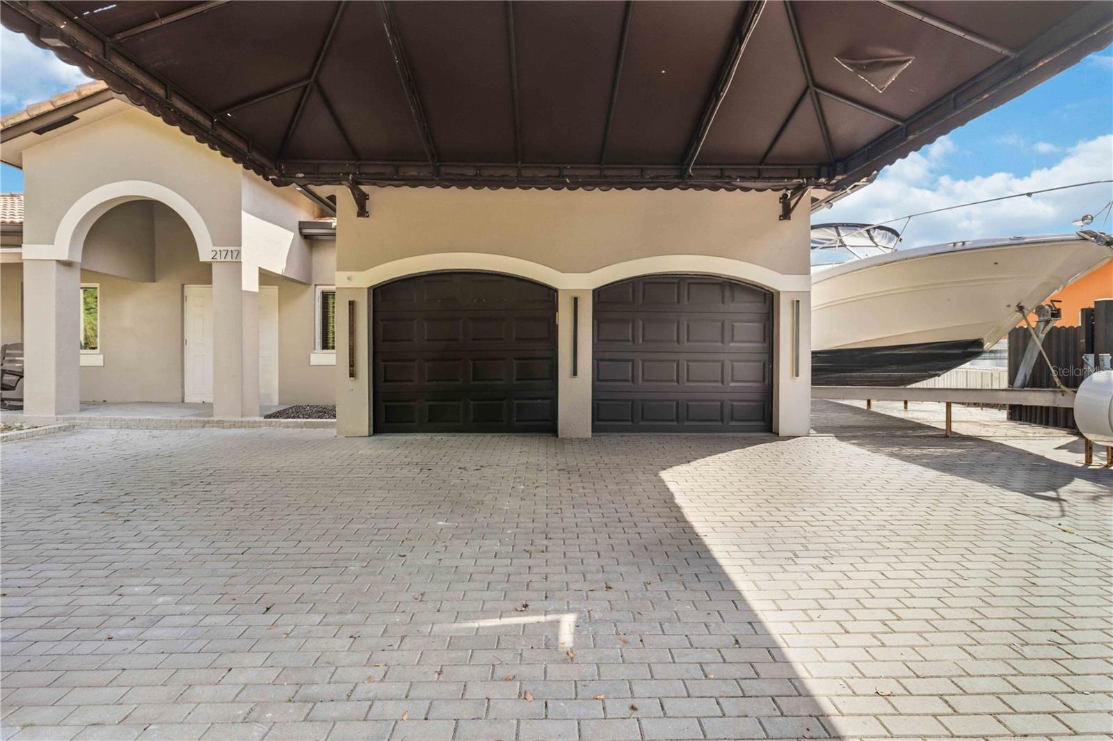 ESTATE HOMES FIRST ADD - Residential