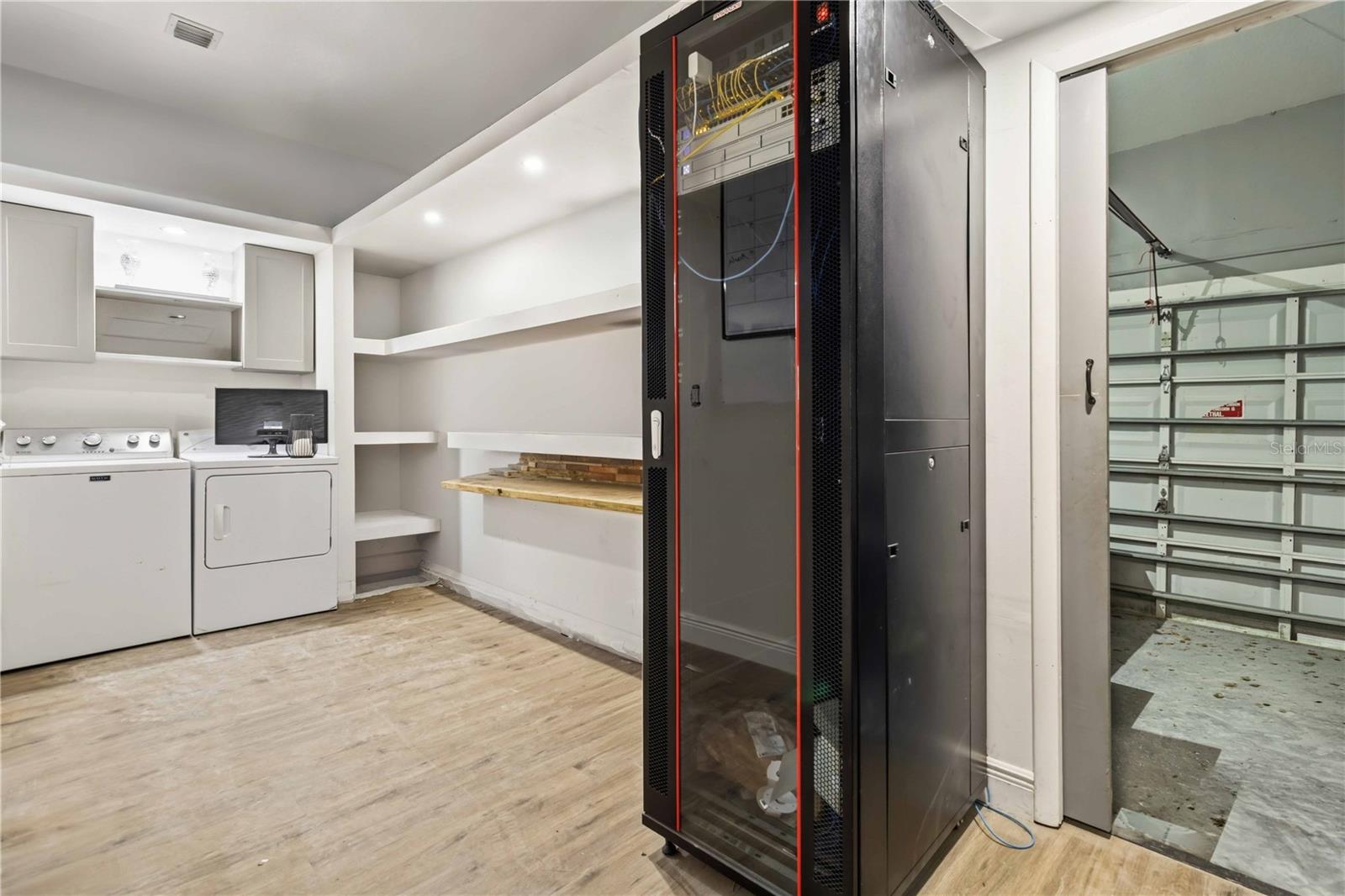 ESTATE HOMES FIRST ADD - Residential