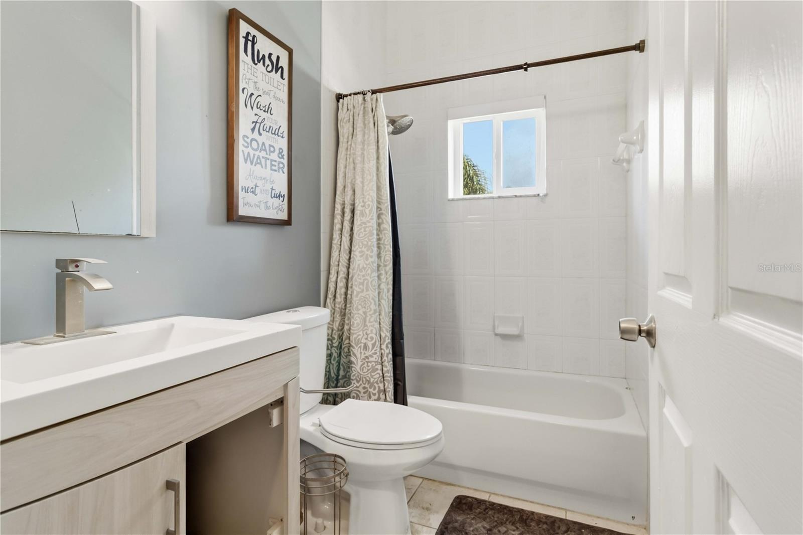 ESTATE HOMES FIRST ADD - Residential