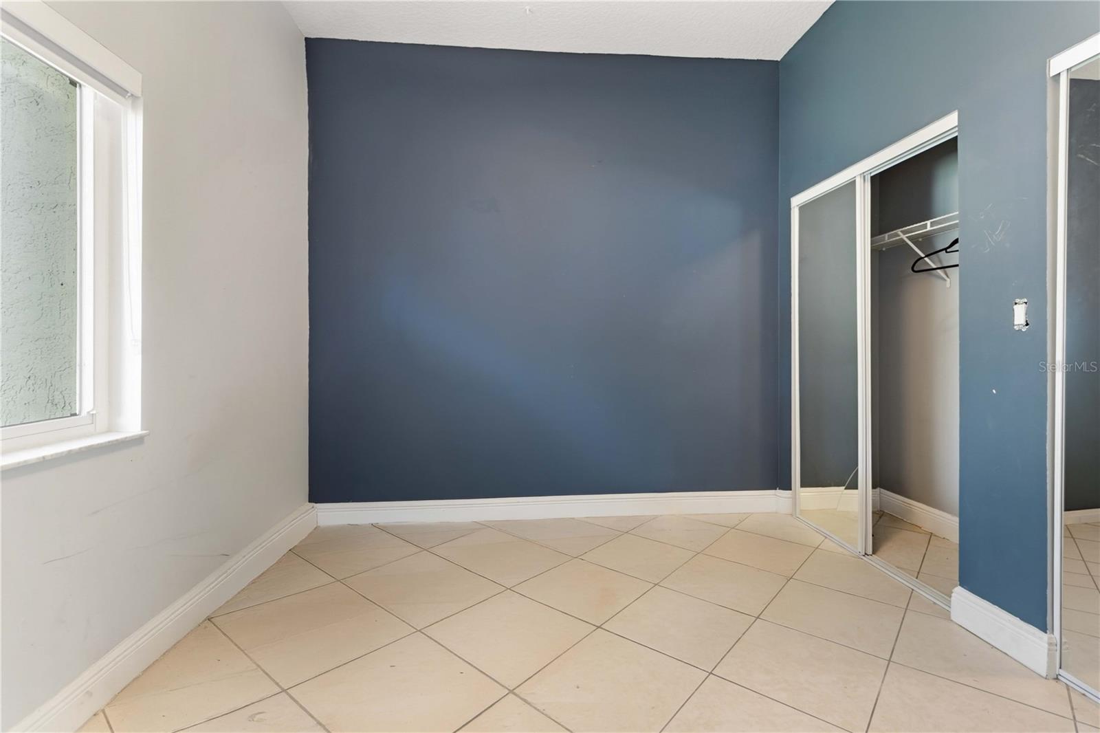 ESTATE HOMES FIRST ADD - Residential