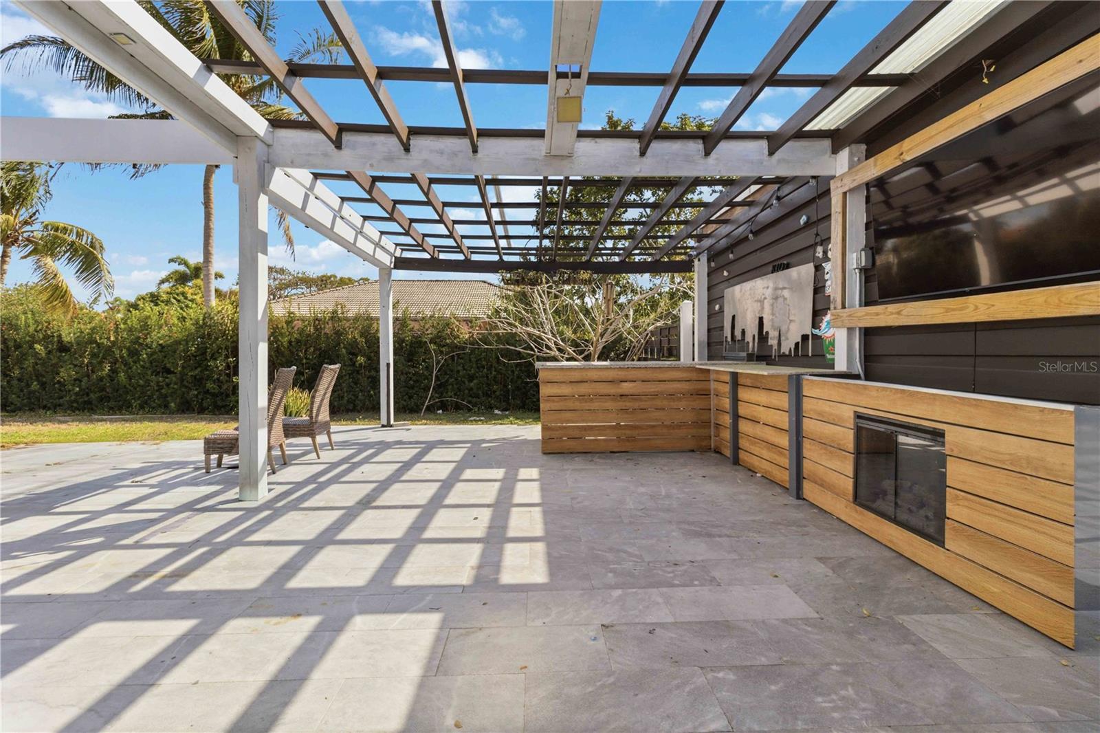 ESTATE HOMES FIRST ADD - Residential