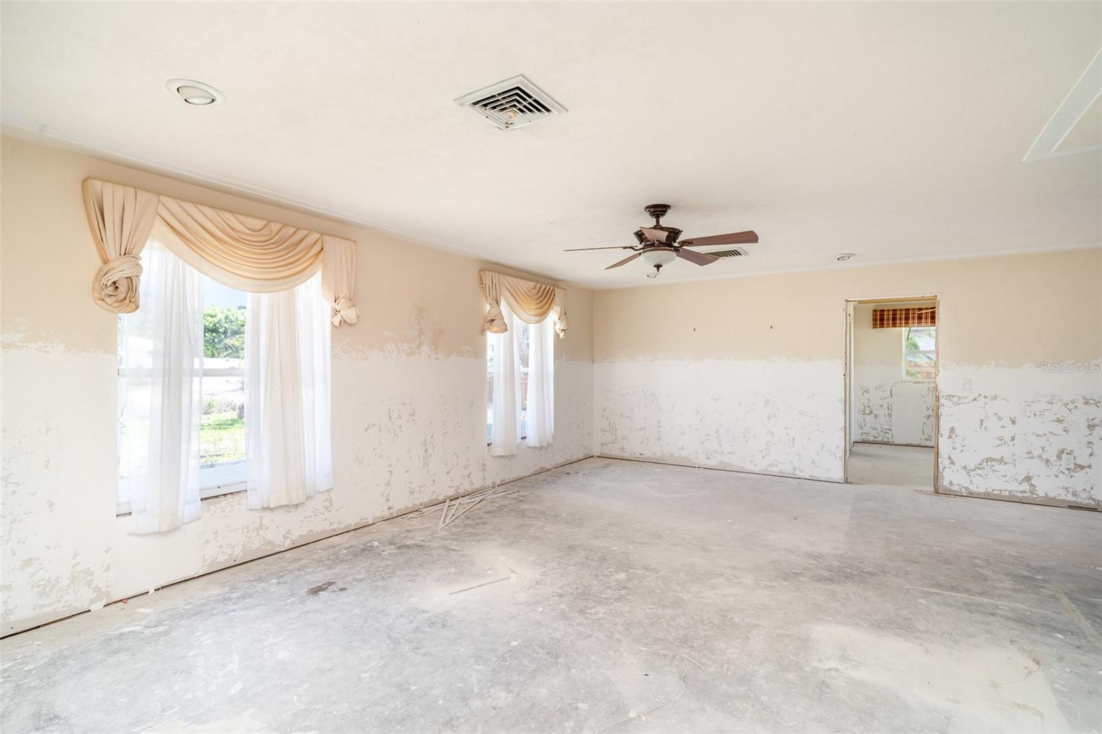 10427 SPOONBILL ROAD W