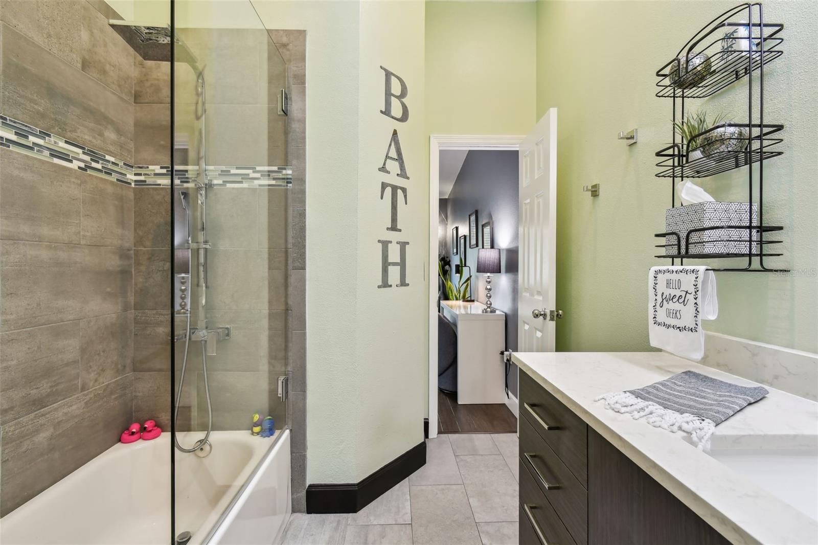 CURLEW LANDINGS - Residential