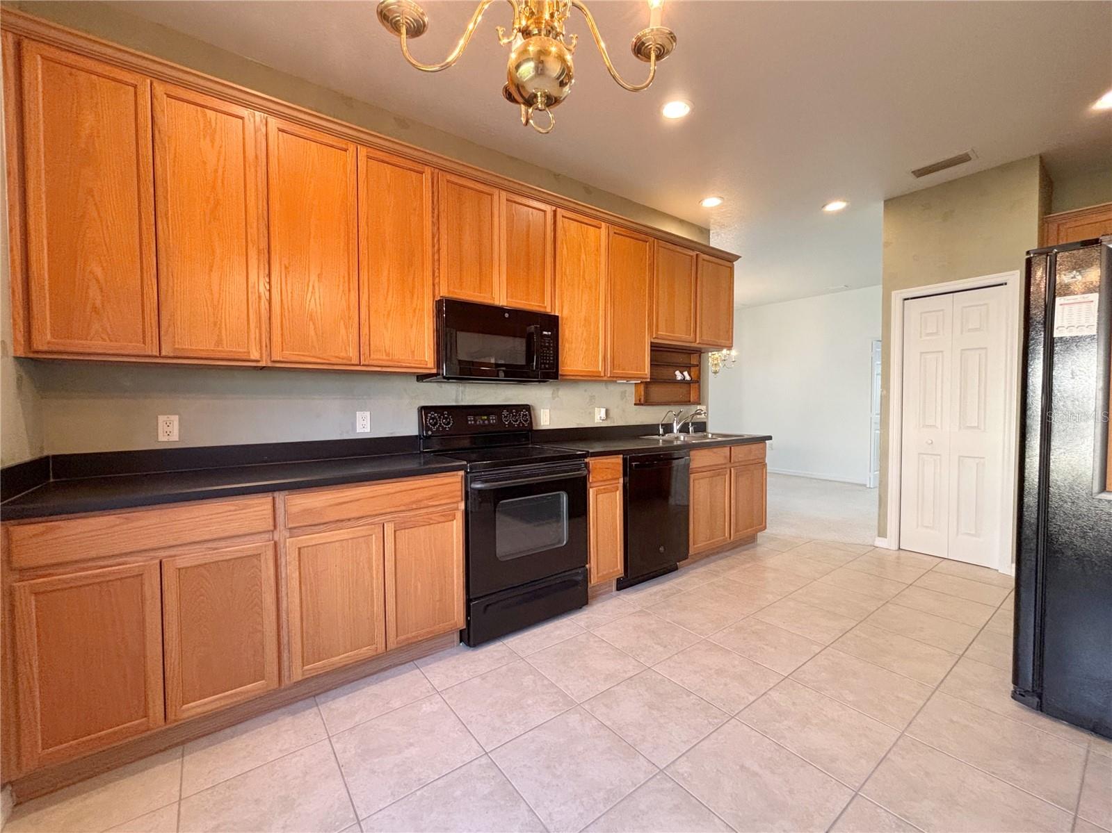 4128 ABERDEEN LANE