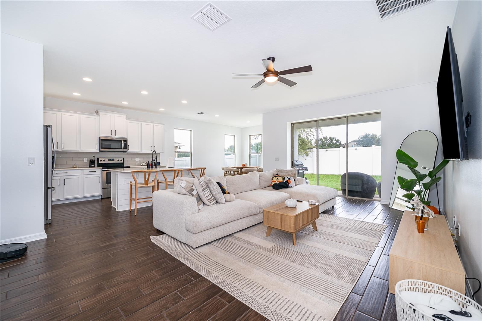 RESERVE/MINNEOLA PH 3A - Residential Lease