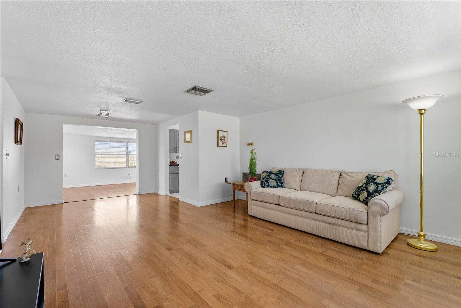 FOREST HILLS - Residential