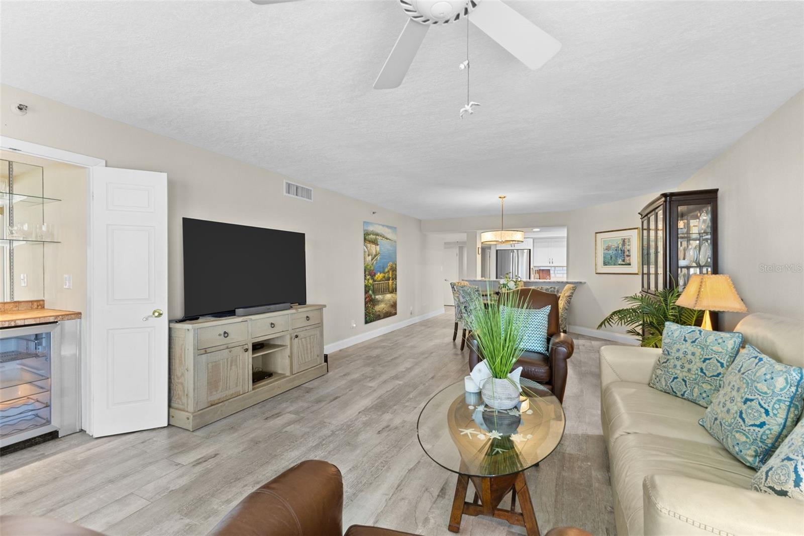 MARINERS LIGHT CONDO - Residential