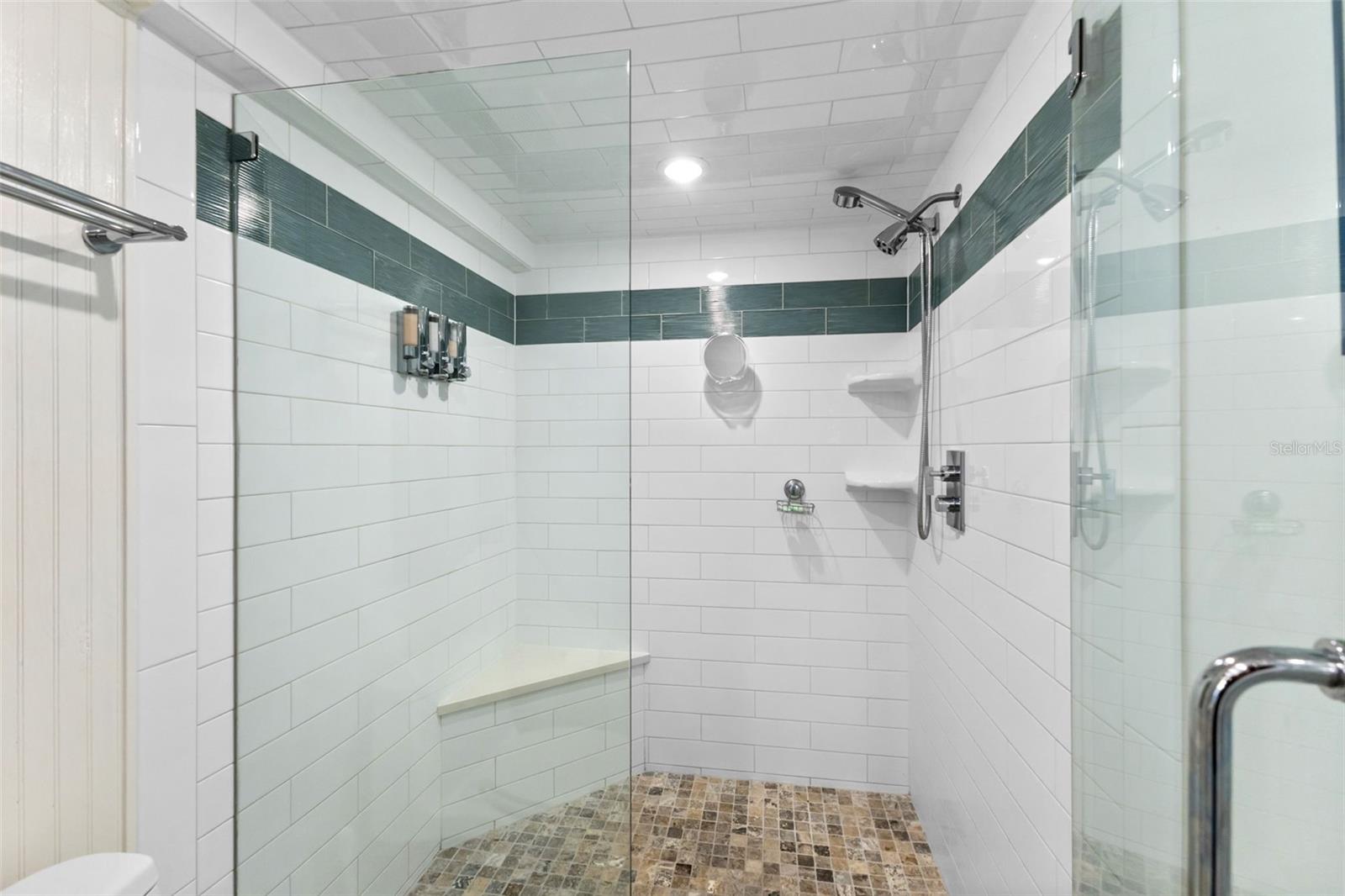 MARINERS LIGHT CONDO - Residential