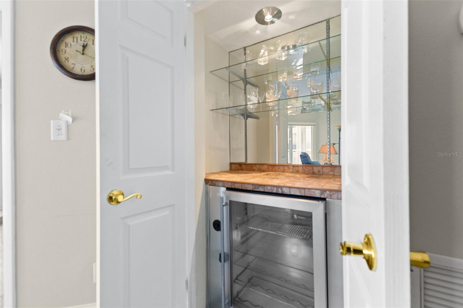 MARINERS LIGHT CONDO - Residential