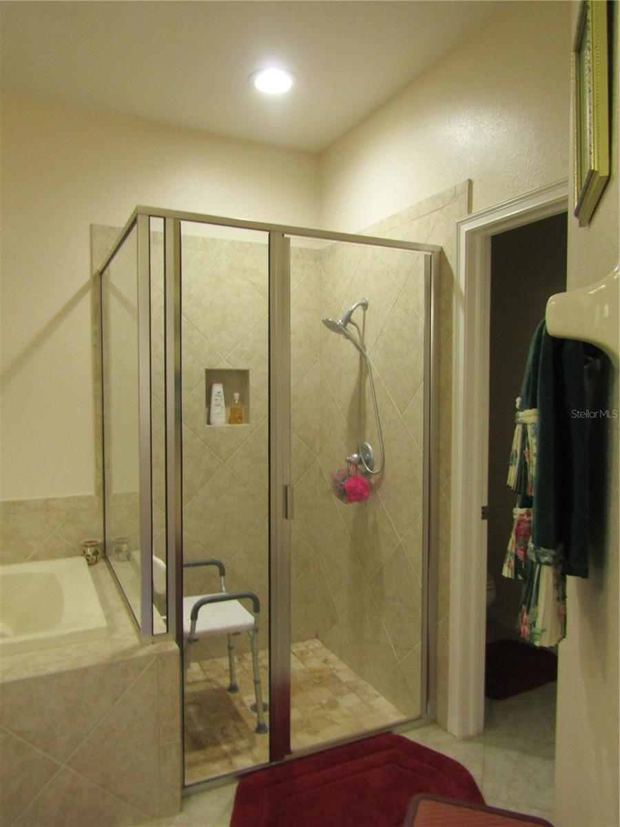 VENETIAN GOLF & RIVER CLUB PH 04A - Residential Lease