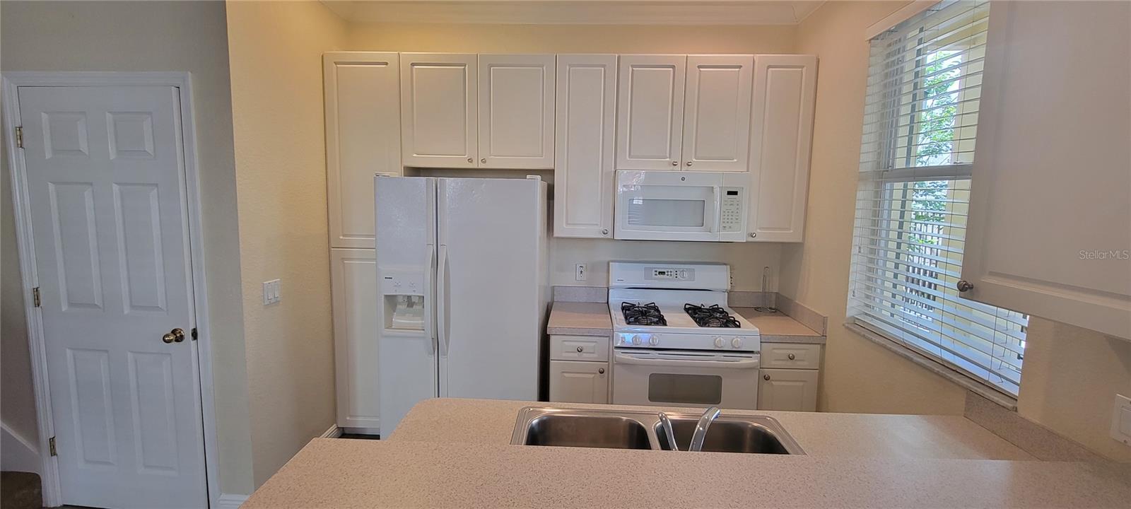 NEWPORT TOWN HOMES - Residential Lease