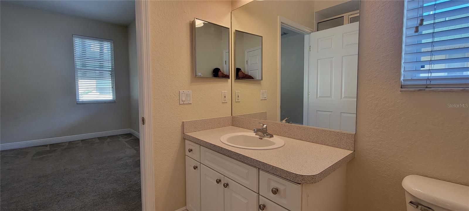 NEWPORT TOWN HOMES - Residential Lease