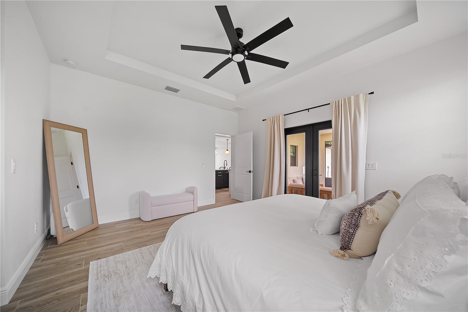 SOUTH VENICE - Residential