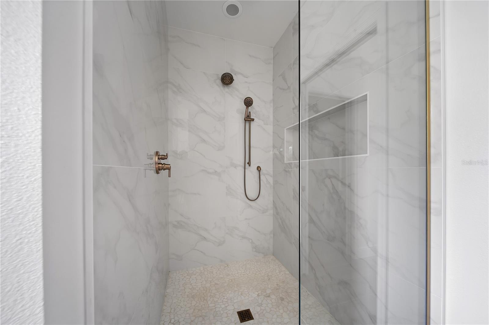 SOUTH VENICE - Residential