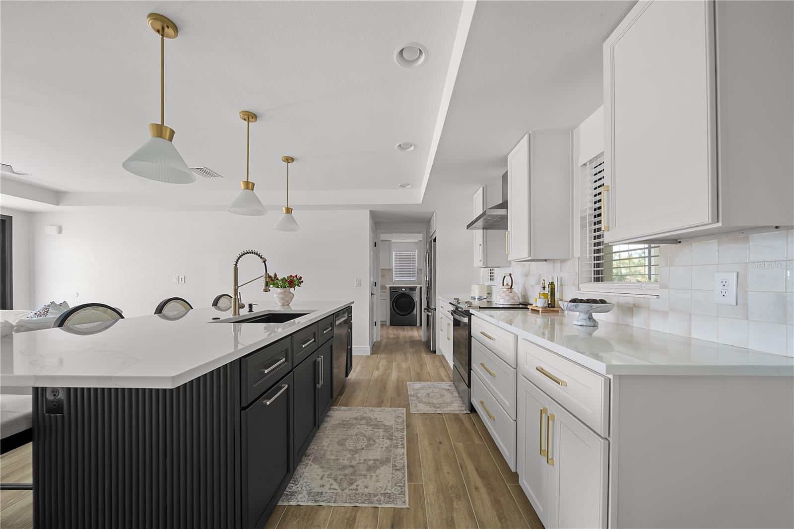 SOUTH VENICE - Residential