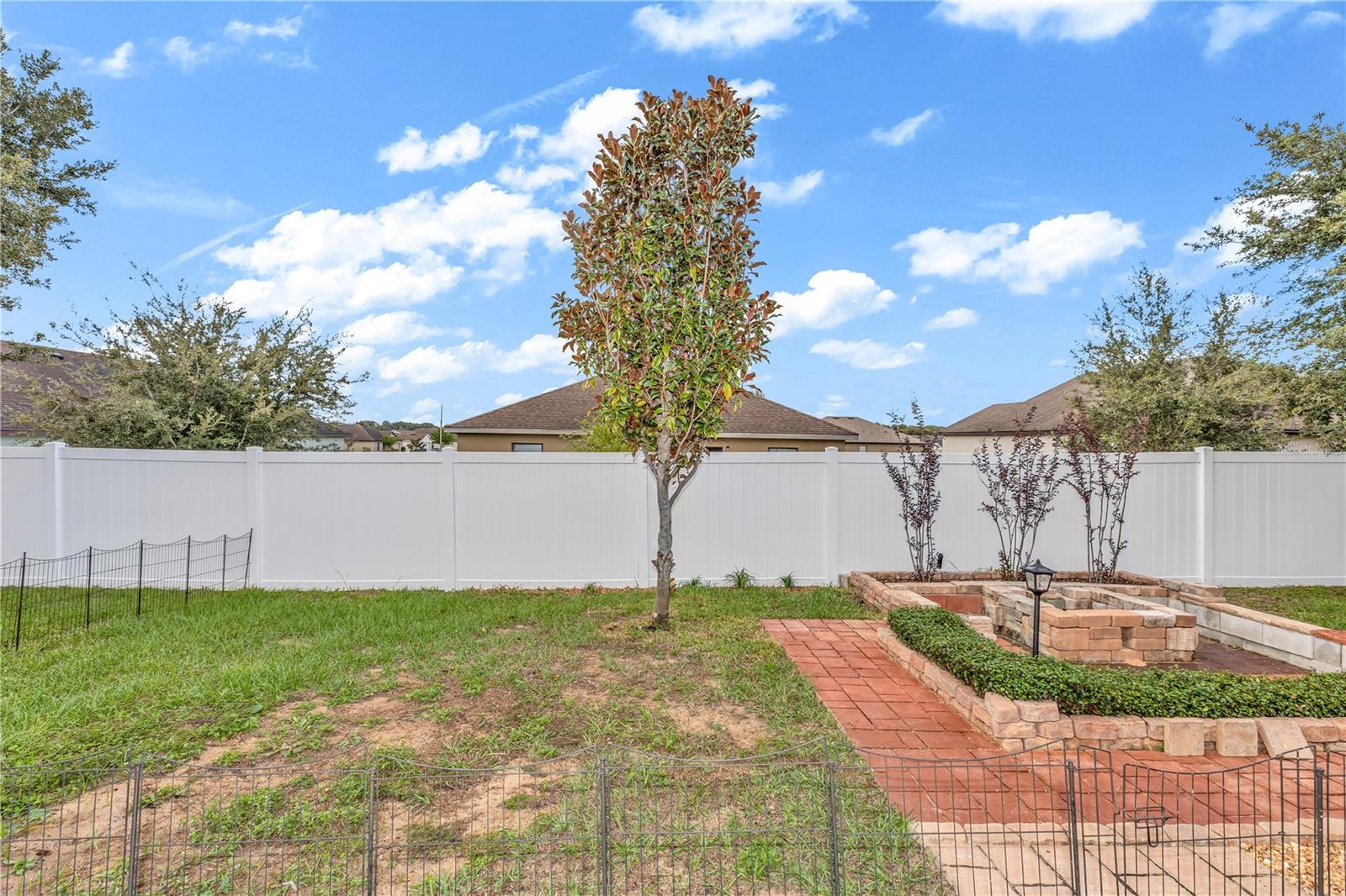 TAVARES GROVES AT BAYTREE PH 05 - Residential