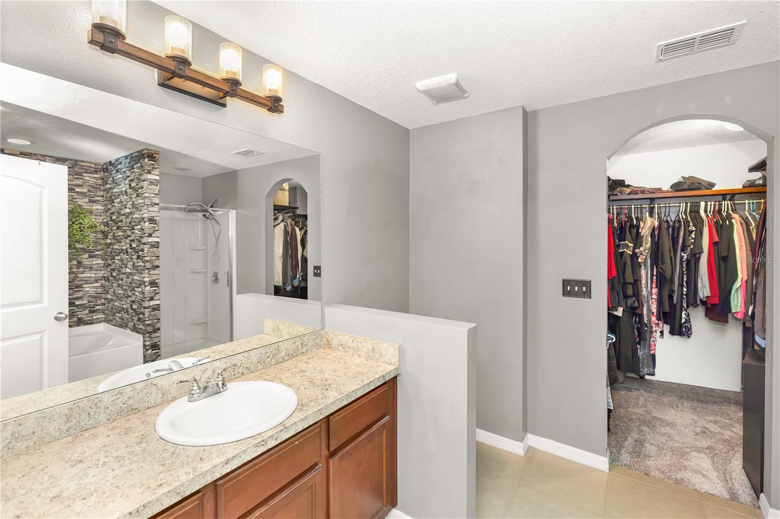 TAVARES GROVES AT BAYTREE PH 05 - Residential