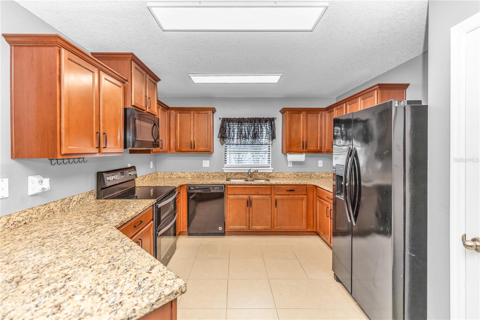 TAVARES GROVES AT BAYTREE PH 05 - Residential