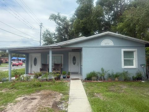 Photo of 1509 Neil Street, Plant City, FL 33563 (MLS # TB8407672)