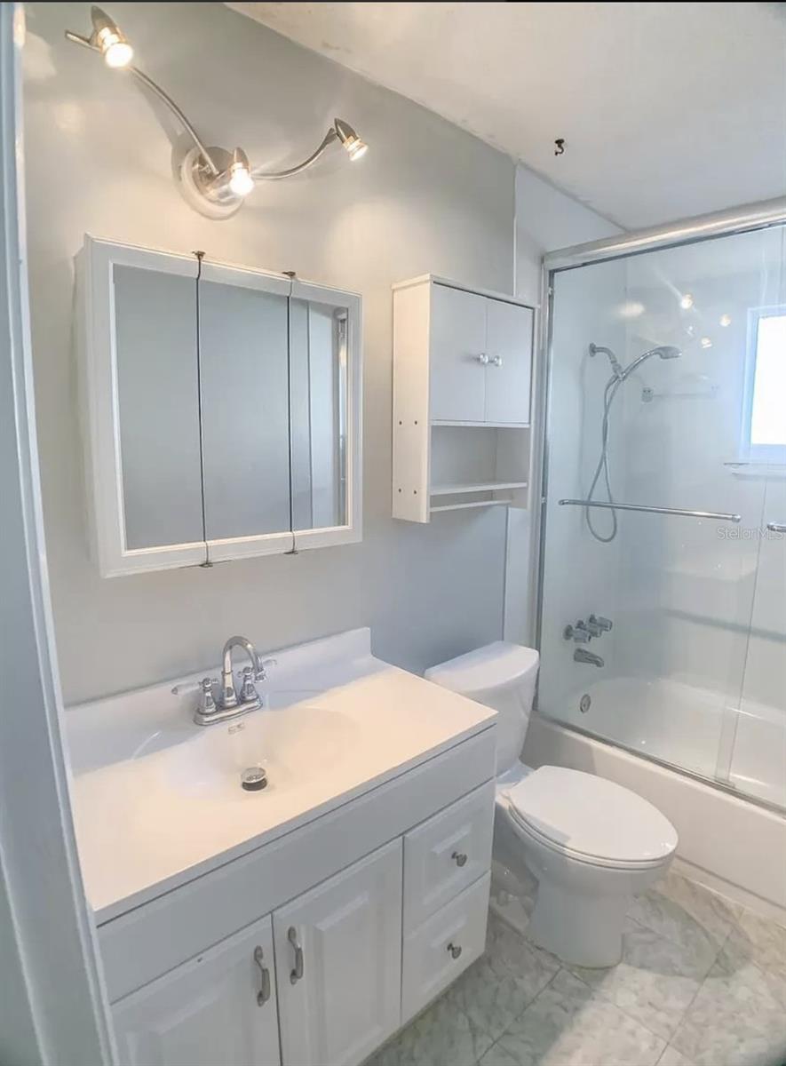 EAST PALMETTO - Residential Lease